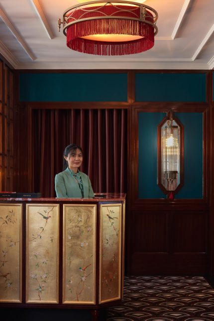 Restaurant Dubai Asian Chinese high-end glamours opulent with Dim Sum fine dining tasting menus Dining Rooms