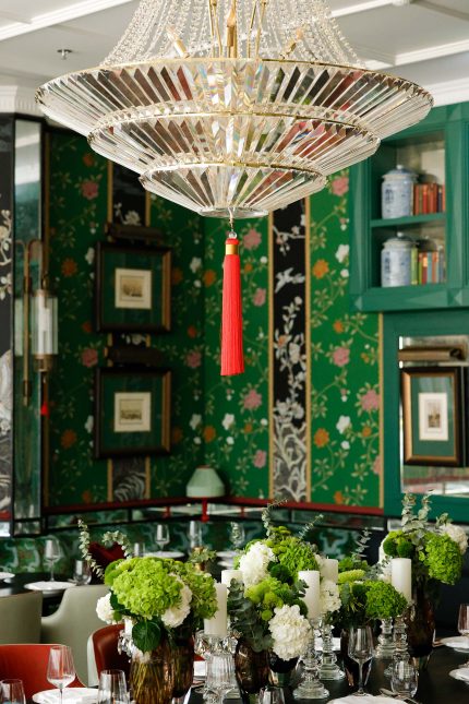 Restaurant Dubai Asian Chinese high-end glamours opulent with Dim Sum fine dining tasting menus Dining Rooms